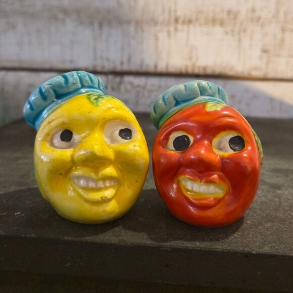 Vintage anthropomorphic fruit face salt & pepper shakers kitschy decor novelty - Picture 2 of 10